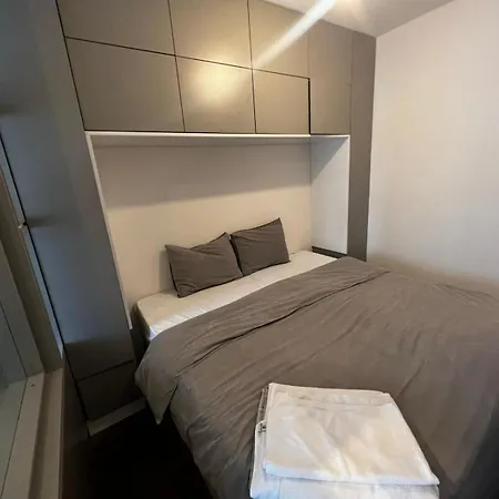 Flat - Close To Mall Of Διαμέρισμα *